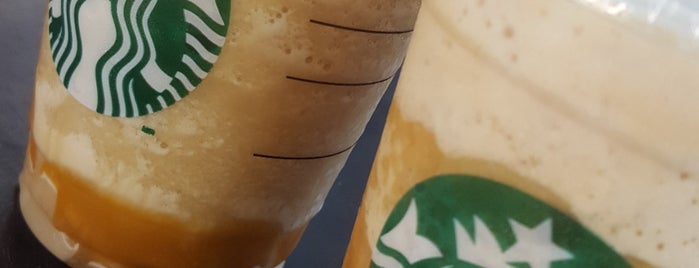 Starbucks is one of Luis Arturoさんのお気に入りスポット.