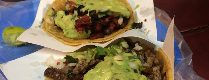 tacos polo is one of Orte, die Omar gefallen.