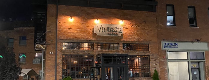 Vintage Tavern is one of bar check ins.
