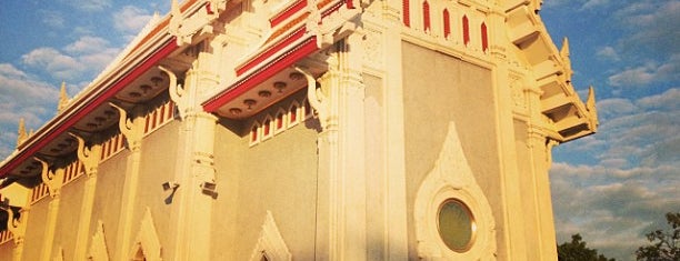 Wat Chonprathan Rangsarit is one of Fang : понравившиеся места.