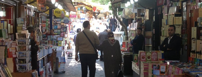 Sahaflar Çarşısı is one of Bookstores - International.