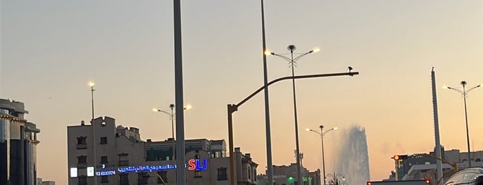 Al-Hamra Corniche is one of Jeddah.