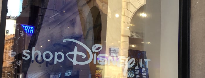 Disney Store is one of Италия март 2019.