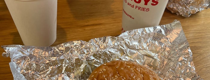 Five Guys is one of Madrid Best: Food & Drinks.