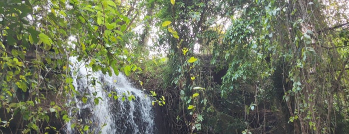 Sumrongkiat Waterfall is one of ศรีสะเกษ.