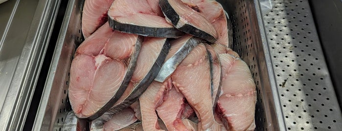 Zad Al-Muheet زاد المحيط is one of Seafood.