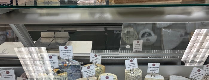 Arrowine & Cheese is one of DMV Wine Shops.
