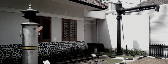Graha Parahyangan is one of Museen.