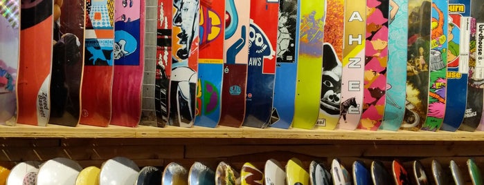 Uprise Skate Shop is one of chicago.