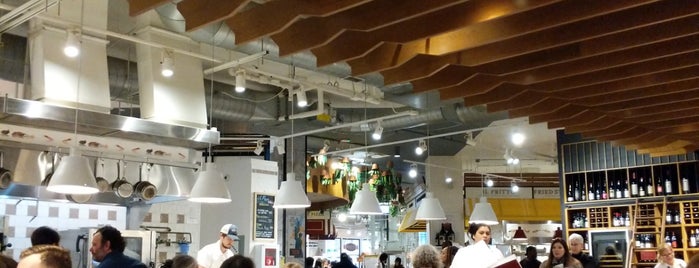 Il Pesce at Eataly is one of สถานที่ที่ Francisca ถูกใจ.
