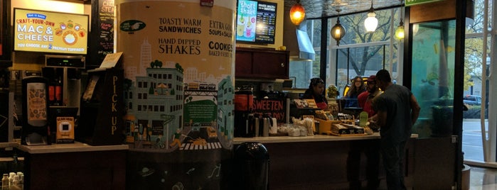 Potbelly Sandwich Shop is one of Michelle'nin Beğendiği Mekanlar.