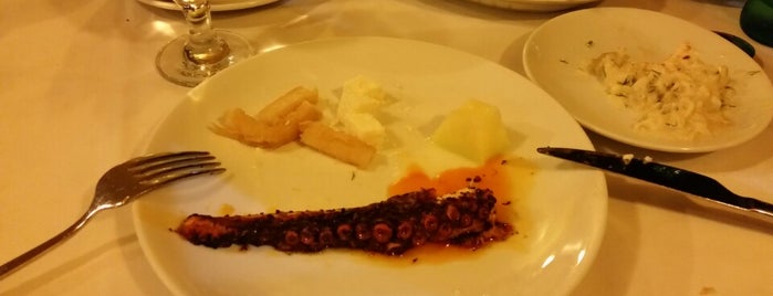 Güverte Restaurant is one of Mehmet Tarik'in Beğendiği Mekanlar.