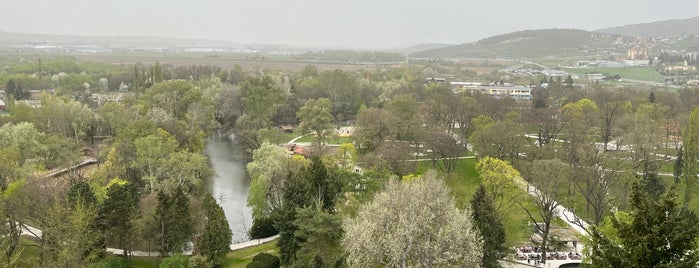 Nitriansky hrad is one of Hrady a zámky.