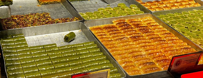 Hakkı Zade 1864 is one of İstanbul Desserts.
