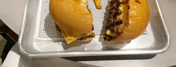 Burger Hunch is one of Tempat yang Disimpan Osamah.