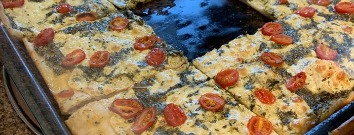 Italian Touch Pizza is one of Posti che sono piaciuti a Lizzie.