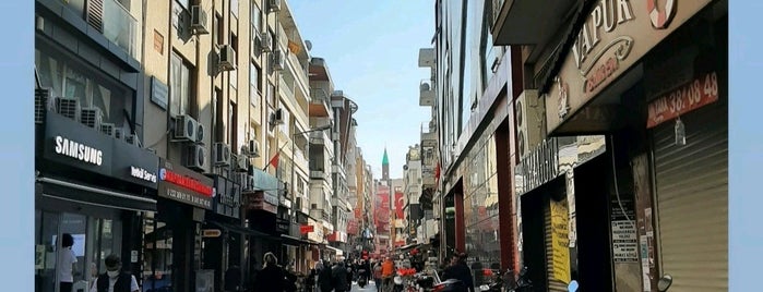 Tiyatro Sokağı is one of 👣 İzmir (gezilecek yerler) 👣.