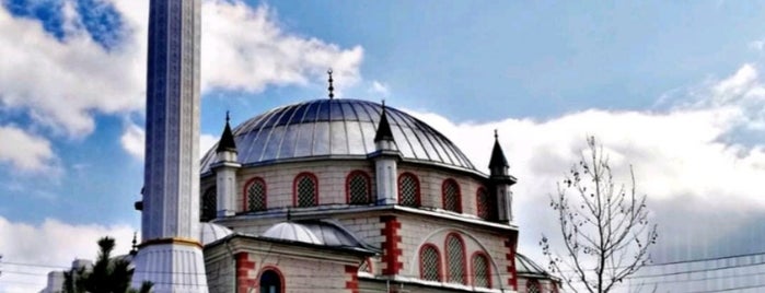 Selçuklu Camii is one of สถานที่ที่ Yalçın ถูกใจ.
