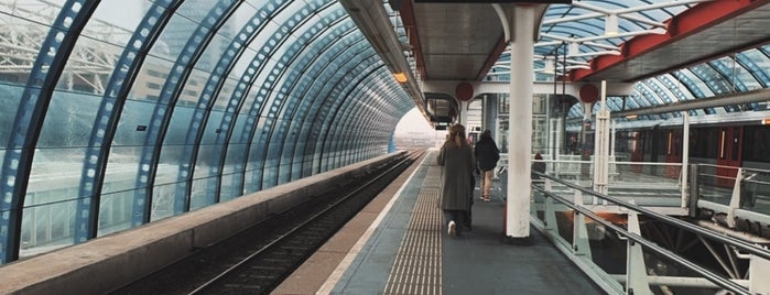 Metrostation Sloterdijk is one of werk/school.