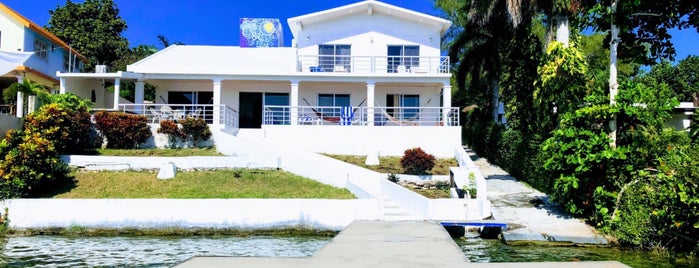 Casa Sol y Luna Bacalar is one of Tempat yang Disukai Daniel.