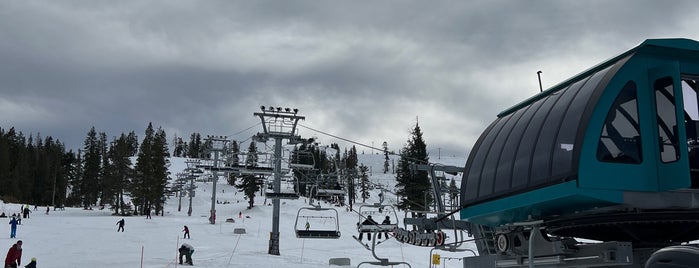 Accelerator Chairlift is one of Boreal.