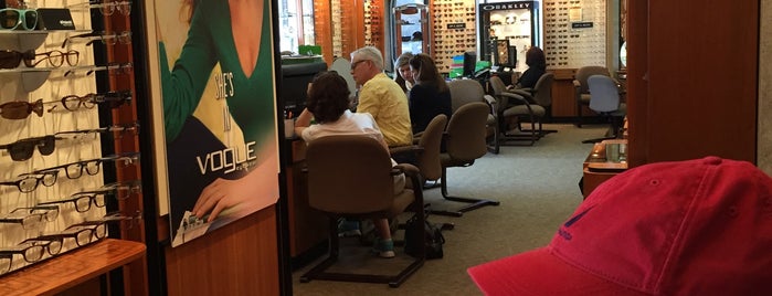 Pearle Vision is one of Delmy’s Liked Places.