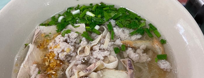 ก๋วยเตี๋ยวหมูบ้านบึง is one of Chonburi.