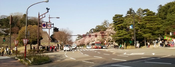 広坂交差点 is one of 兼六園(Kenroku-en Garden).