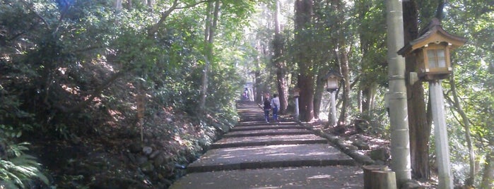 白山比咩神社 is one of 石川県の主要観光地(Sightseeing Spots in Ishikawa Pref.).