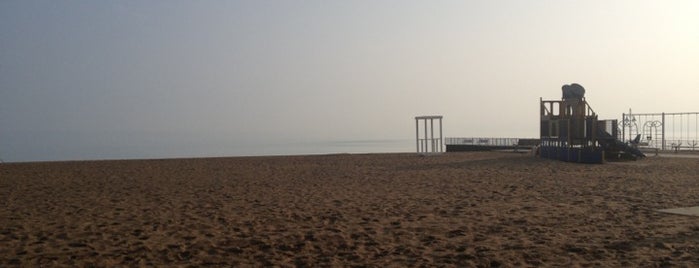 Glencoe Beach is one of John Hughes Shooting Locations.