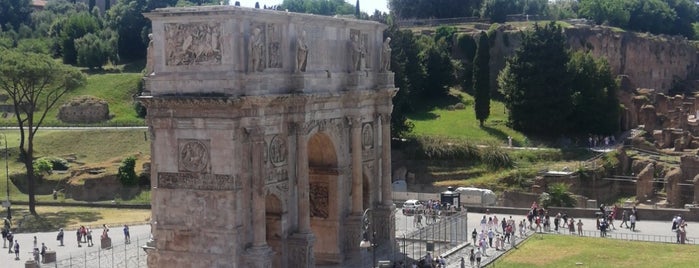 Arco di Costantino is one of Rome attractions.