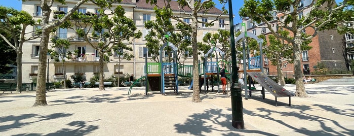 Square Suzanne Buisson is one of Hotspots Wifi Orange - Les Parcs Parisiens.
