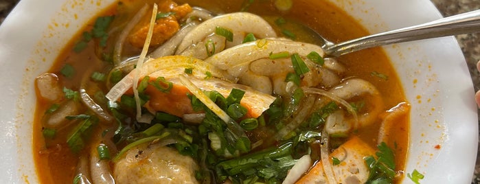 Banh Canh Xuan An is one of Da Lat - place to visit.