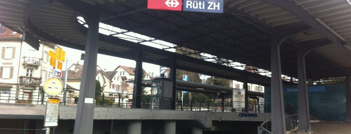 Bahnhof Rüti ZH is one of ZVV S15: Affoltern a. A. <=> Rapperswil.
