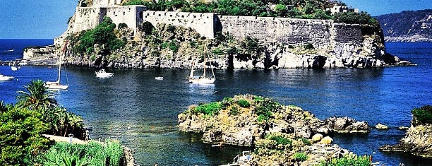 Castello Aragonese is one of Kyleさんの保存済みスポット.