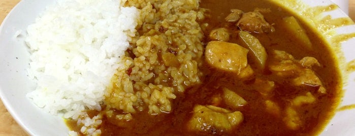 カレーの店 サカエヤ is one of Favorite curries in Tokyo.