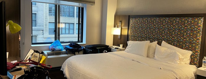 Hampton Inn Manhattan-35th St/Empire State Bldg is one of Former And Current Mayorships.