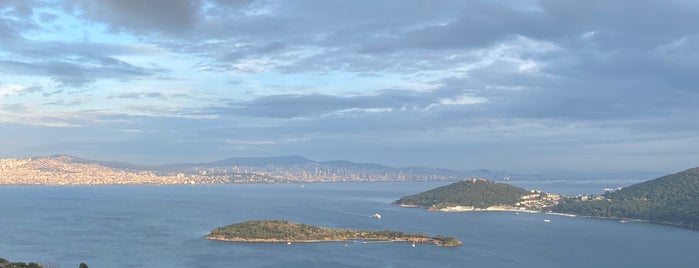 Bayraktepe is one of Prens Adaları 🏝.