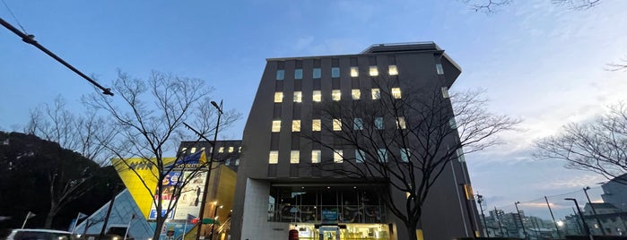NHK Fukuoka Broadcasting Station is one of テレビ局&スタジオ.