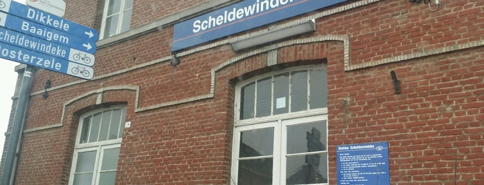 Gare de Scheldewindeke is one of Bijna alle treinstations in Vlaanderen.