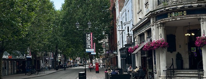Guildhall Square is one of Tempat yang Disukai DAS.