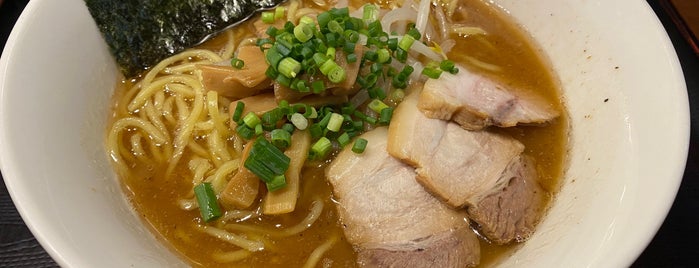 中華そば おかべ is one of Dandan noodles.