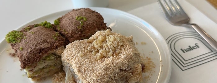 Halef is one of İstanbul Desserts.