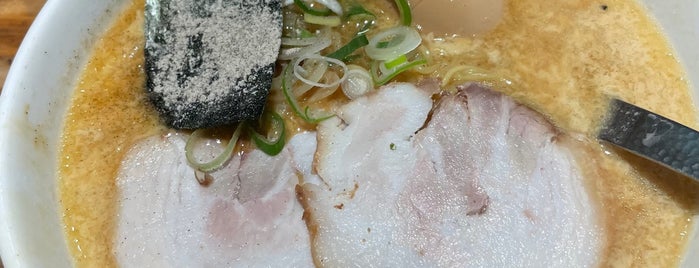 萬珍軒 is one of ラーメン.