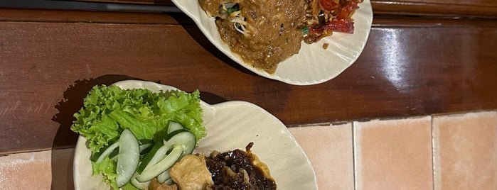 Bon Ami is one of Eating around Surabaya '.