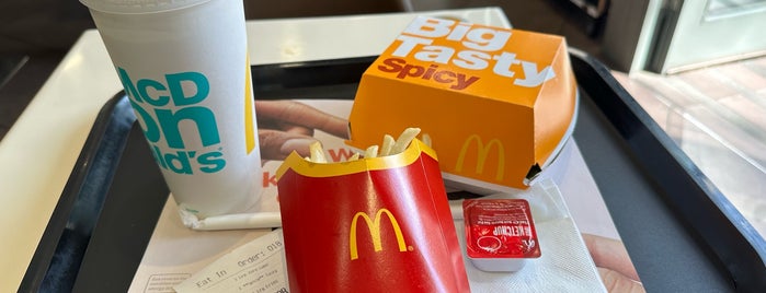 McDonald's is one of لندن 2.