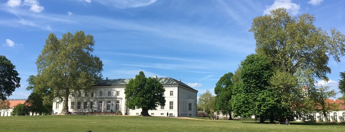 Schlosspark Neuhardenberg is one of Lugares favoritos de Meshari.