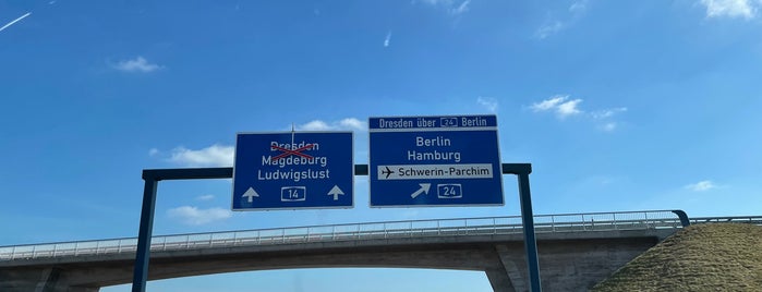 Kreuz Schwerin (-) (13) is one of Autobahnkreuze in Deutschland.