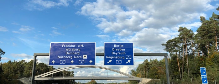 Kreuz Nürnberg (88) (51) is one of Autobahnkreuze in Deutschland.