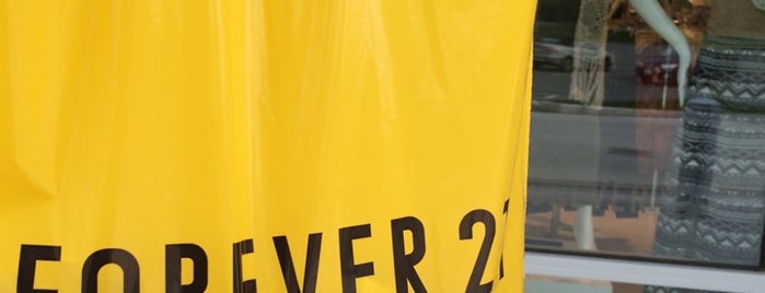 Forever 21 is one of Lieux qui ont plu à Ally.